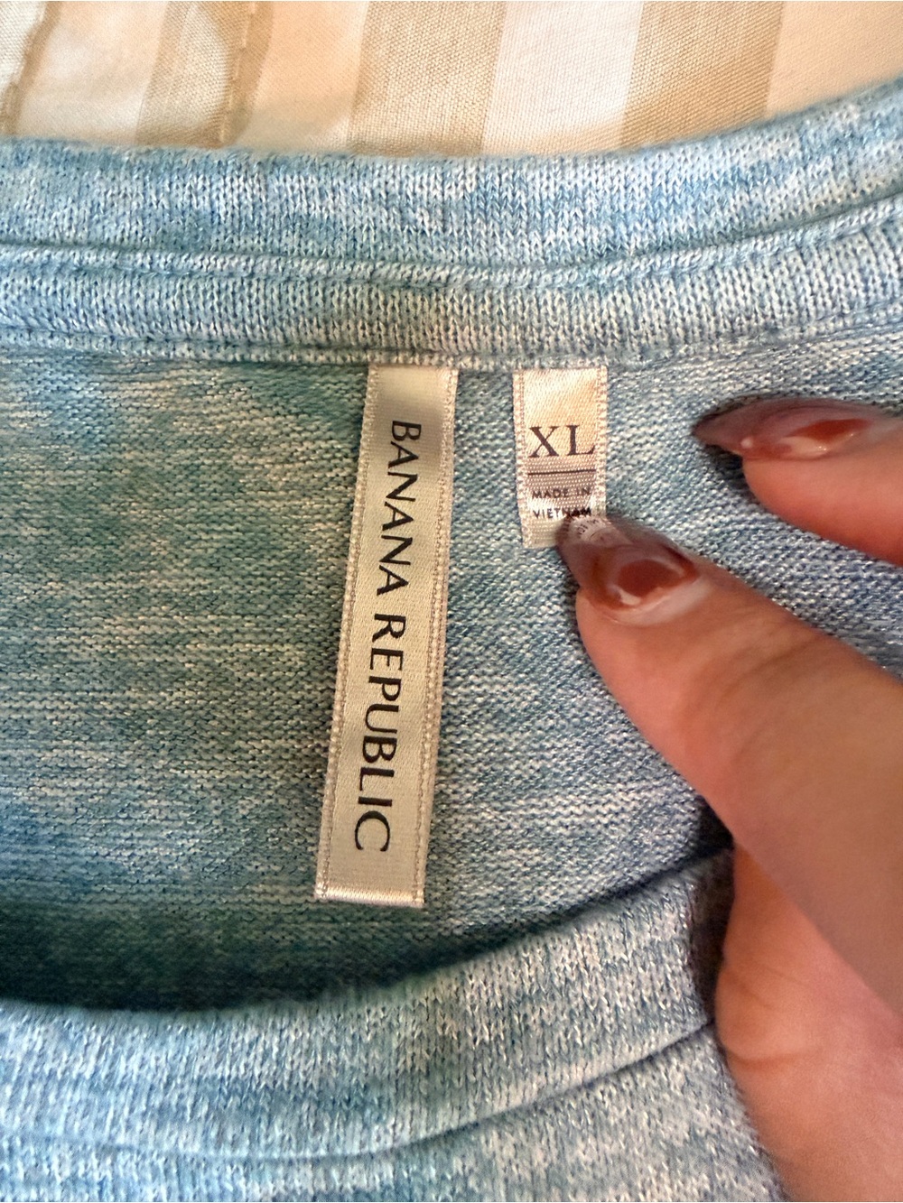 Banana Republic Heathered Light Blue Long Sleeve Scoop Neck Top - Picture 2 of 2